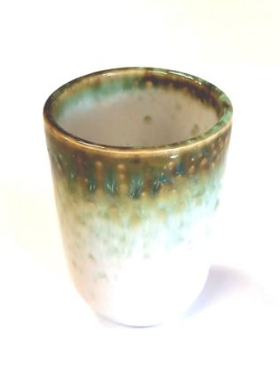 Imagem de copo dégradé caqui e branco